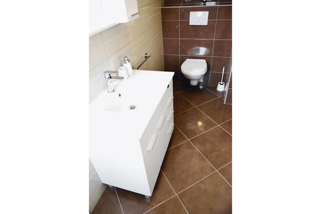 Rab Apartments Aurora Ραμπ Εξωτερικό φωτογραφία